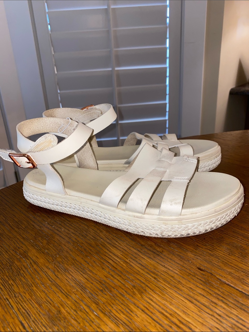 Leather Women’s White Strappy Platform Sandals Size 5 Made in India
